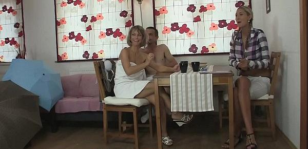 Mature couple and teen hot oral threesome